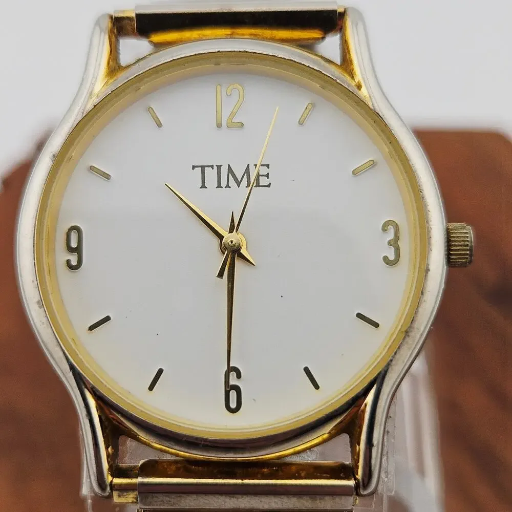 Time Women's Gold Tone Pull On Stretch Watch Simple Contemporary Casual Everyday